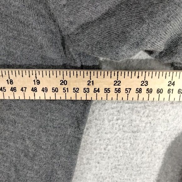 Peter Millar Sweater Mens Size Large 100% Merino Wool V-Neck Gray Pullover Warm - Picture 6 of 10